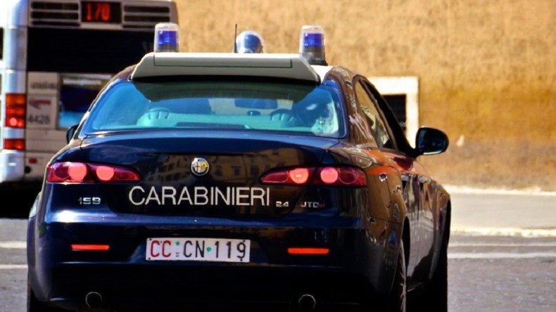 En Sardaigne, un forcené fonce en voiture sur la foule faisant 30 blessés