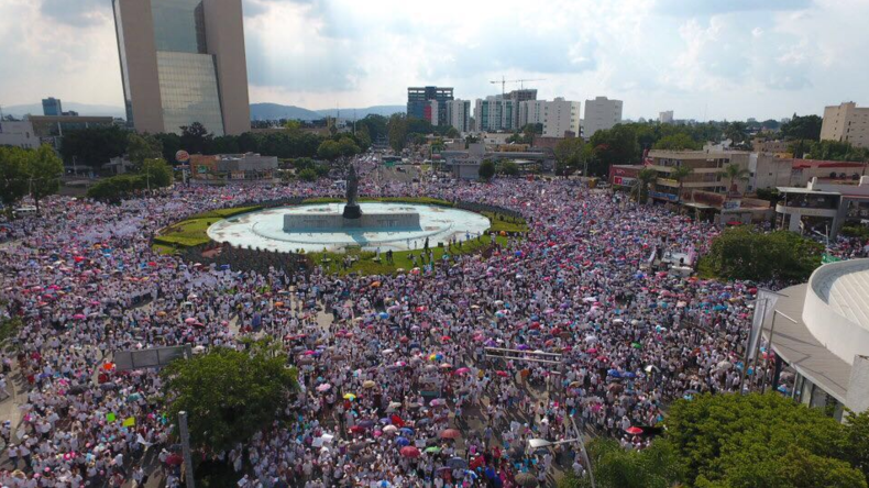Mexique : des milliers de personnes manifestent contre le mariage homosexuel (IMAGES)
