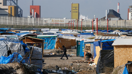 Calais : Cazeneuve aurait promis le «démantèlement total en une étape» du nord de la Jungle