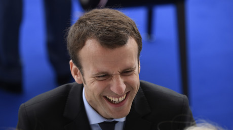 Depuis sa démission, Macron truste la première place des recherches Google France 