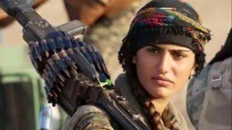 Une soldate kurde ressemblant à Angelina Jolie meurt en combattant Daesh 