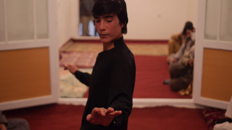 Afghanistan : une tradition permet de transformer de jeunes garçons en objets sexuels (VIDEO)