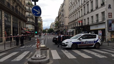 Paris : importante opération policière après une alerte attentat officielle, finalement démentie