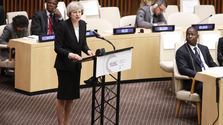 Theresa May appelle les chefs d'Etat du monde entier à protéger leurs frontières