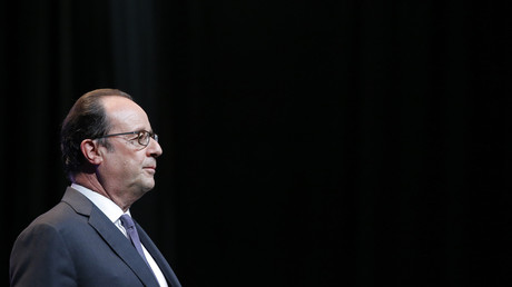 Hollande reconnaît «la responsabilité des gouvernements français dans l'abandon des harkis»