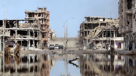 Des ruines dans la ville libyenne de Syrte, en Libye