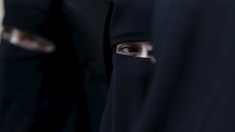 Les députés suisses approuvent l'interdiction de la burqa