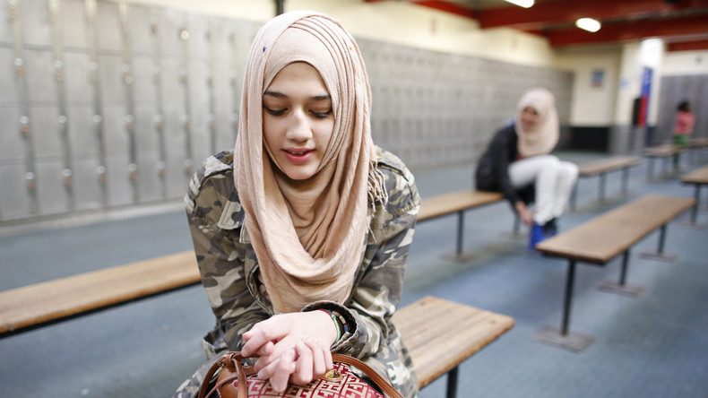 En plein Londres, une femme se fait arracher son hijab