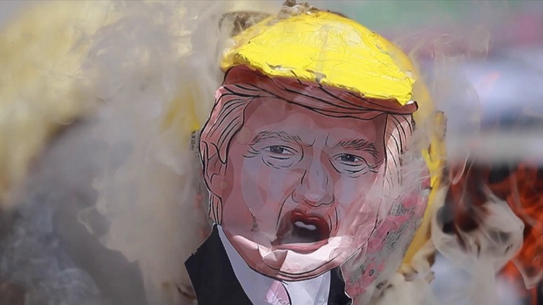 Des Mexicains décident de faire «sa fête» à un Donald Trump... sous forme de piñata !