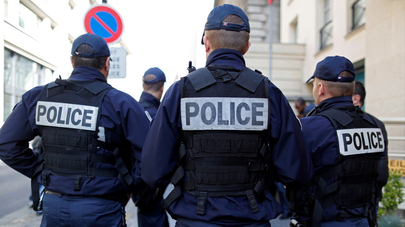 Mantes-la-Jolie : guet-apens contre des policiers suivi d'échauffourées avec une centaine de jeunes
