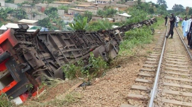 Cameroun : 55 morts et près de 600 blessés dans le déraillement d'un train de voyageurs (VIDEO)