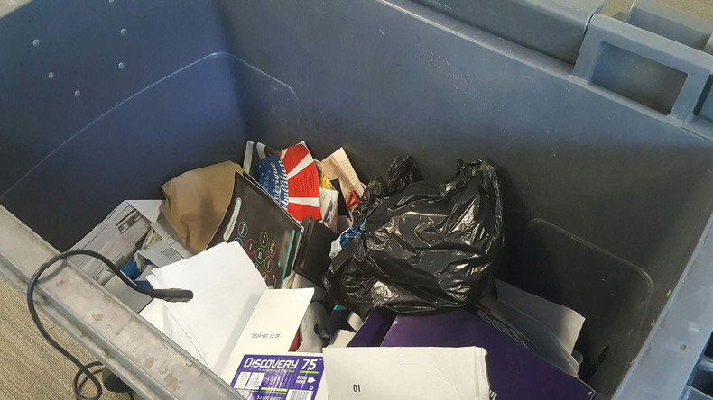 Grève à i-TELE : le déménagement d'une partie des bureaux accroît la tension (PHOTOS)