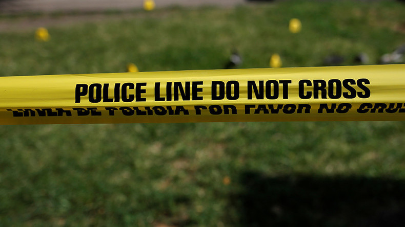 Etats-Unis : un homme armé d'un AK-47 aurait tué deux personnes et pris une femme en otage
