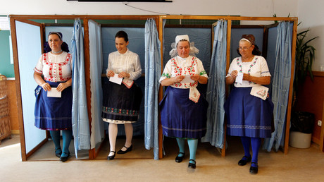 Hongrie : 98% des votants rejettent les quotas de réfugiés en UE, un vote invalidé par l’abstention