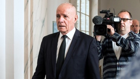 Après la radiation du général Piquemal, la droite s'indigne