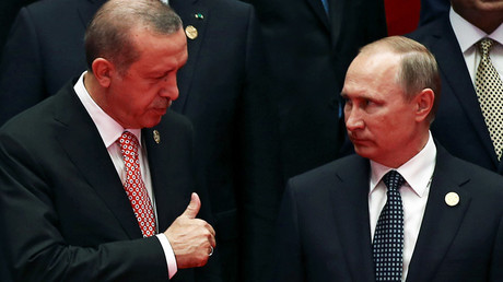 Première visite du président russe en Turquie après la réconciliation avec Ankara