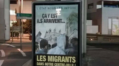 «Ça y est ils arrivent» : la nouvelle campagne anti-migrants de la mairie de Béziers fait scandale