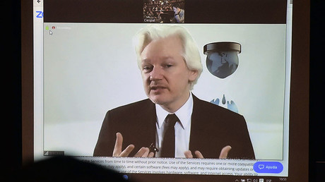 L’Equateur admet que la coupure de l’accès à internet à Assange est liée aux révélations sur Clinton