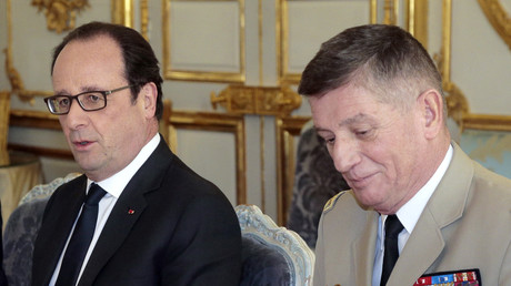 François Hollande met en garde contre la fuite de djihadistes de Mossoul vers Raqqa