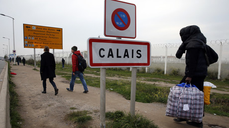 Ravagée par les flammes, la «Jungle» de Calais quasiment déserte