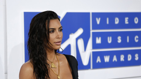  Kim Karda­shian : le chef de la police judiciaire ne savait pas qui elle était avant sa plainte !