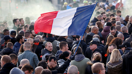 Rassemblements de policiers en colère devant l'Assemblée nationale et partout en France
