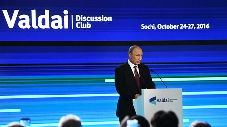 Poutine : «Croyez-vous vraiment que la Russie puisse influencer le choix du peuple américain ?»