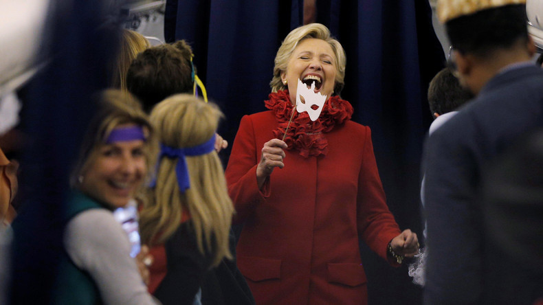 L'enquête du FBI sur les emails de Clinton, un acharnement sexiste ? L'ultime argument de féministes