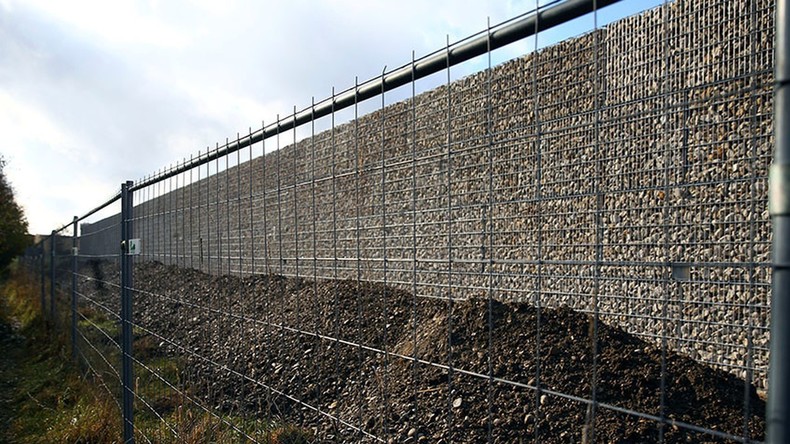 «Les Allemands construisent un mur contre l’arrivée de nouveaux réfugiés»