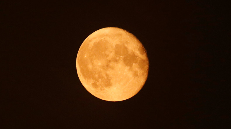 La lune la plus brillante depuis 68 ans éclaire le ciel de Berlin
