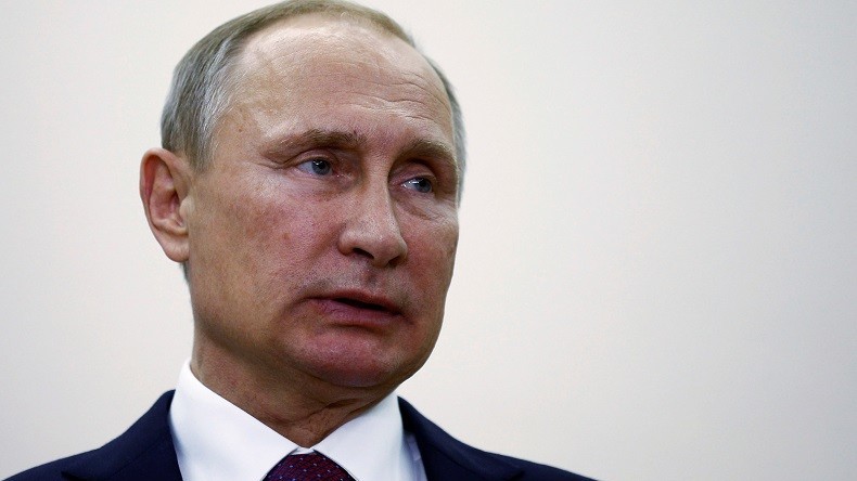 Poutine qualifie de «lâche» l'arrestation de deux militaires russes par Kiev en Crimée