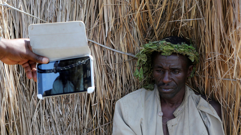 Un roi local inculpé de meurtre après des affrontements meurtiers en Ouganda