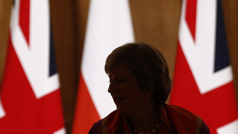 Brexit : Theresa May refuse de céder unilatéralement sur les droits des Européens au Royaume-Uni