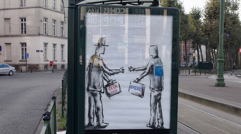 A Bruxelles, 80 affiches anti-TTIP et CETA remplacent des publicités traditionnelles (IMAGES)