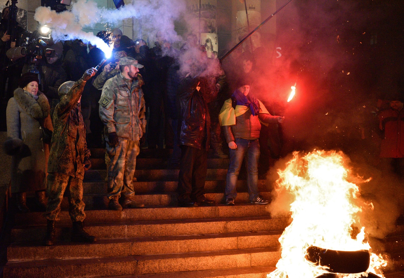 Pneus brûlés et vandalisme : comment Kiev a «célébré» le 3e anniversaire de Maïdan