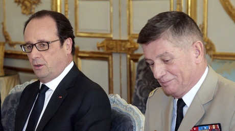 François Hollande et le chef d'Etat major Benoit Puga à l'Elysée