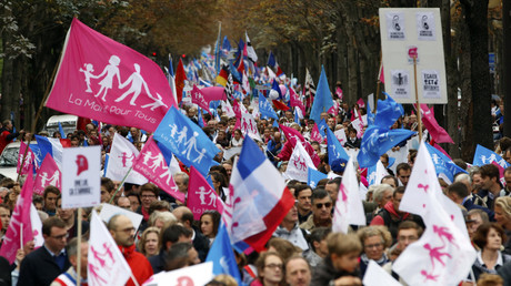 Défilé des partisans de la Manif pour Tous à Paris en octobre 2014
