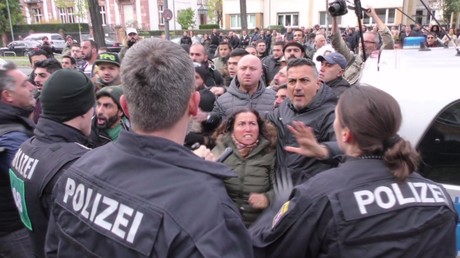 De Stuttgart à Hambourg, une vague de manifestations pro-kurdes envahit l’Allemagne