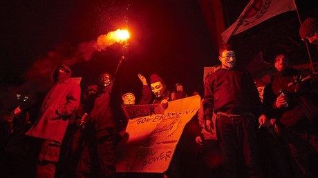 Les Anonymous défilent avec des «millions de masques» partout dans le monde (IMAGES)