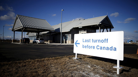 Avec Trump en tête de l'élection, le site pour immigrer au Canada plante face à l'afflux de requêtes