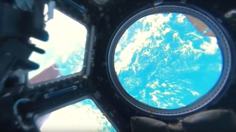 RT diffuse les premières images panoramiques époustouflantes de la Terre, filmées depuis l’espace