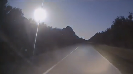 Incroyablement lumineuse, une boule de feu traverse le ciel nocturne de Floride (VIDEO)