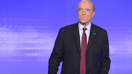 «Elevons le débat !» : 215 parlementaires de droite dénoncent les attaques de Juppé contre Fillon