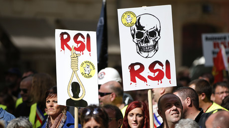 Les travailleurs indépendants manifestent à Paris contre les dysfonctionnements du RSI (VIDEO)
