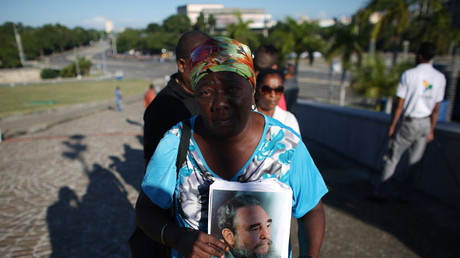 Le peuple cubain rend un dernier hommage à Fidel Castro à La Havane 