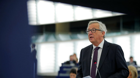 Juncker déplore le «manque d'amour» des Européens pour l'UE... et demande l'arrêt des référendums