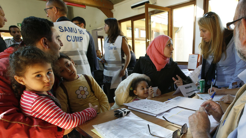 Accueil des réfugiés par des particuliers : le gouvernement «reste l'idiot utile du crime organisé»