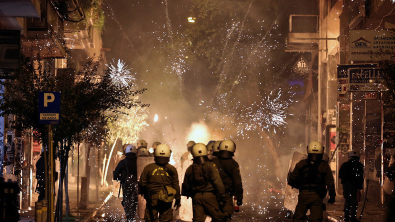Cocktails Molotov, gaz lacrymogène : les manifestations dégénèrent à Athènes (VIDEOS)