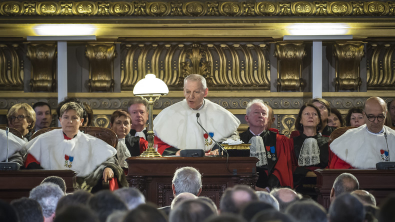 Décret de Valls sur la Cour de cassation : une «insouciance méprisable ou un cynisme absolu»