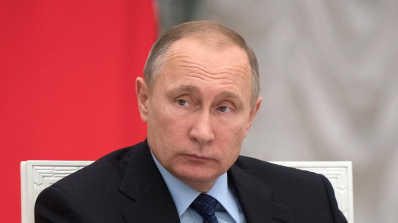 Vladimir Poutine à la cérémonie en l'honneur de l'ambassadeur russe tué en Turquie